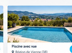 Piscine dans un environnement paysager